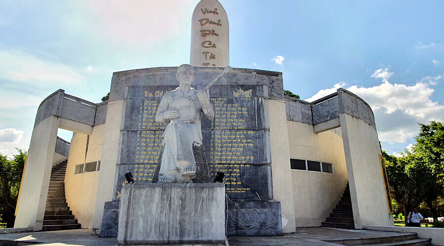 Cao Van Lau musician memorial area