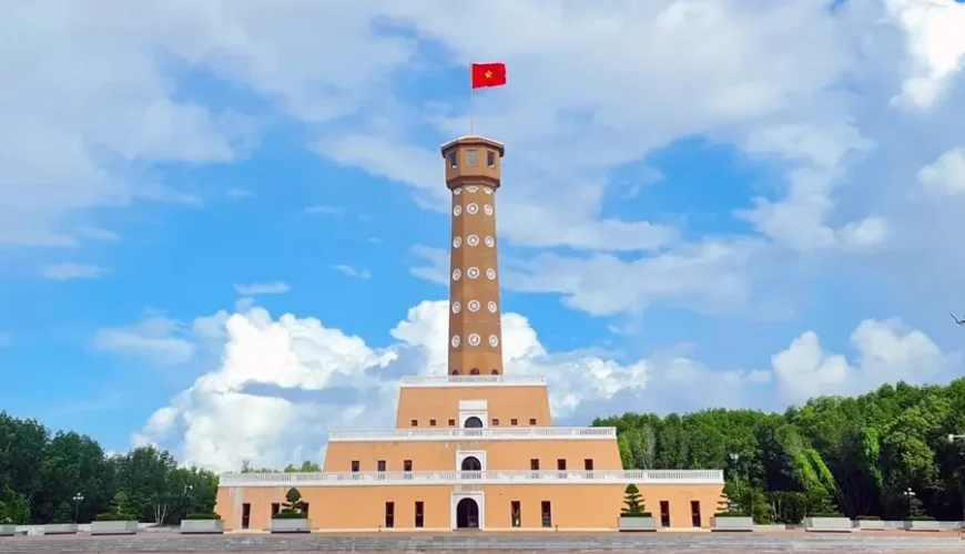 Hanoi flag pole in Ca Mau