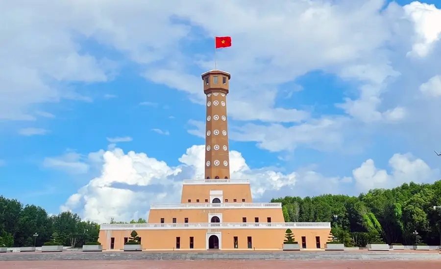 Hanoi flag pole in Ca Mau