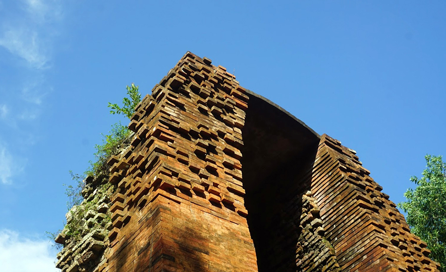 Vinh Hung ancient tower