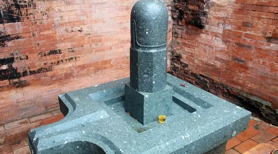 Vinh Hung ancient tower