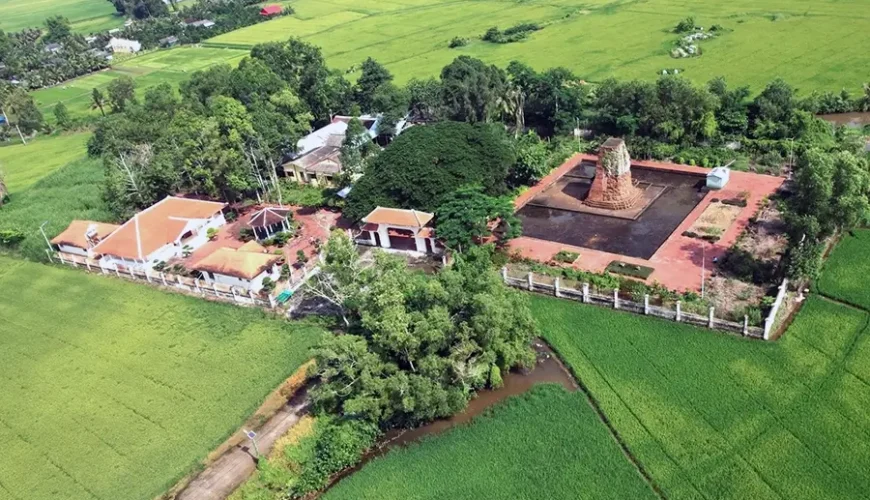 Vinh Hung ancient tower