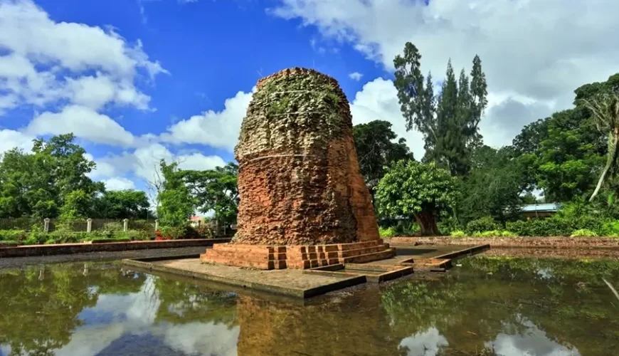Vinh Hung ancient tower