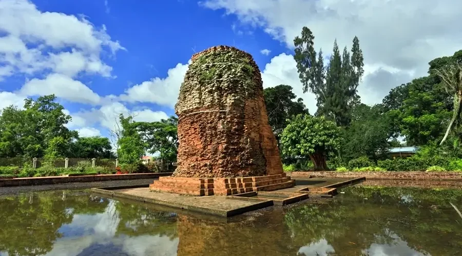 Vinh Hung ancient tower