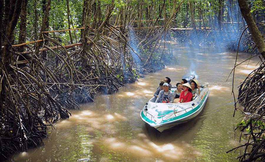 boat in Ca Mau cape