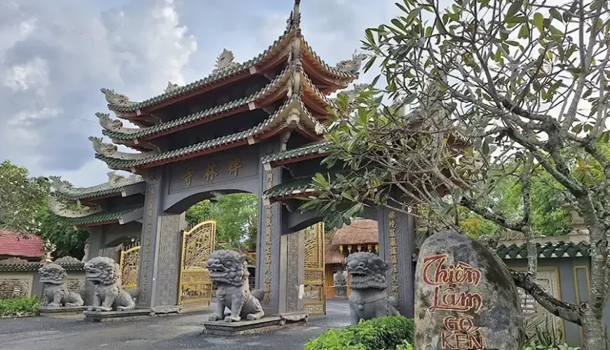 Go Ken pagoda