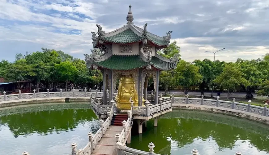 Go Ken pagoda