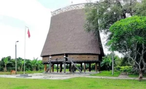 Kon Klor communal house