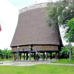 Kon Klor communal house