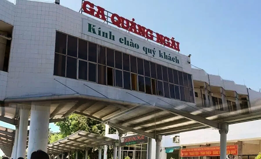 train to visit Quang Ngai