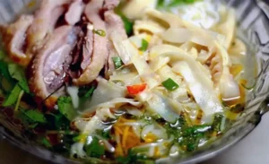 Chicken cooked with sour bamboo shoots