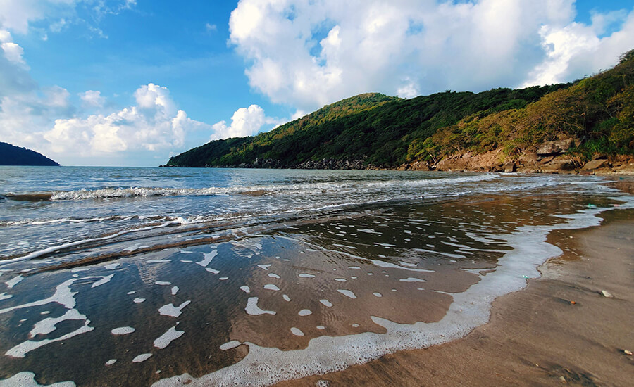 pristine beach in Hon Khoai