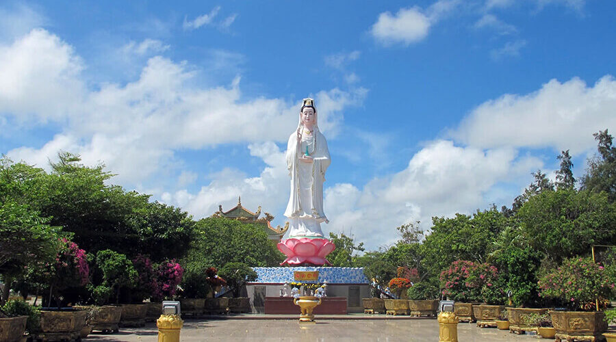 Bodhisattva Avalokitesvara statue in Khai Long beach