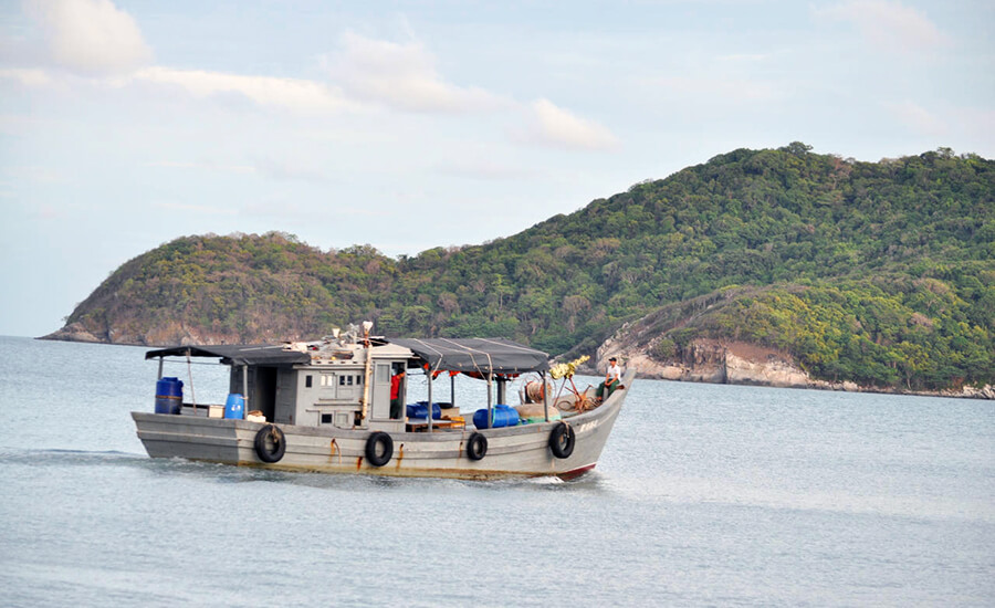 boat to Hon Khoai