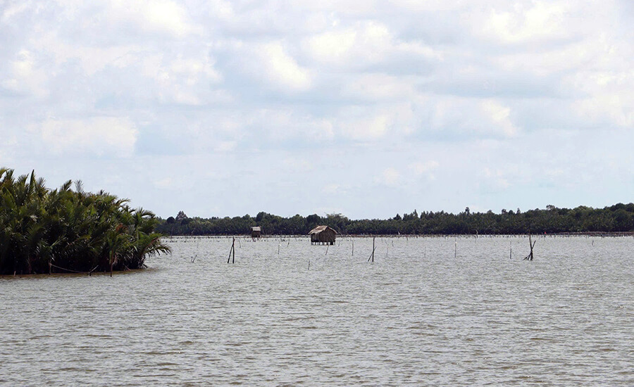 Thi Tuong lagoon