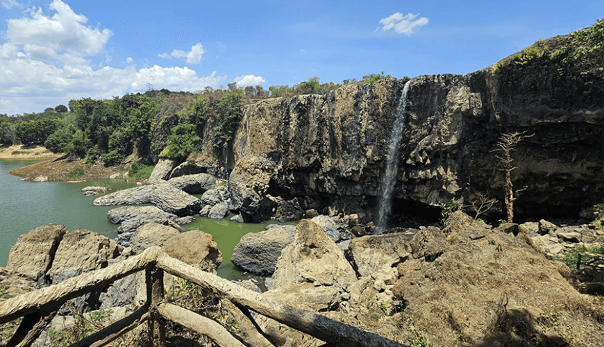 Jraiblian Waterfall