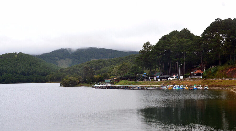 Tuyen Lam Lake