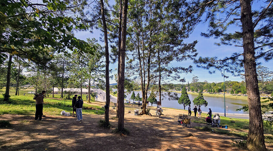 camping in Xuan Huong Lakw