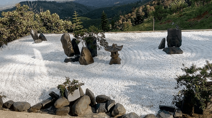 Linh Quy Phap An Pagoda