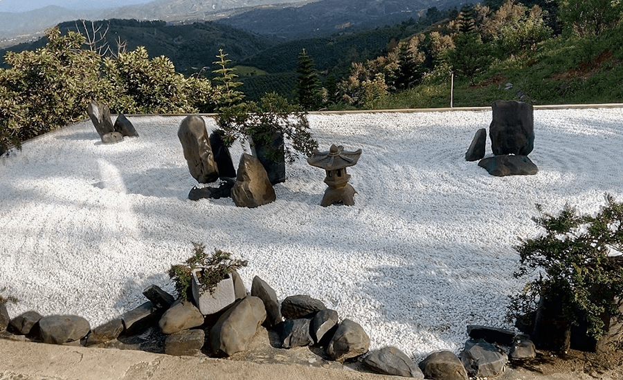 Linh Quy Phap An Pagoda