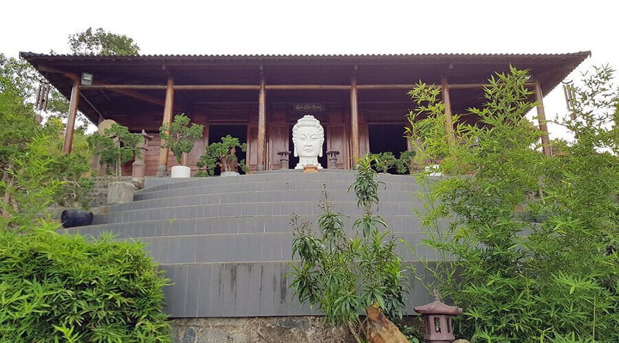 Linh Quy Phap An Pagoda
