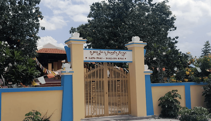 Po Klong Moh Nai Temple