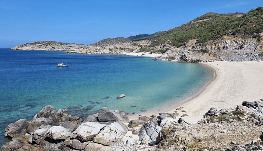 Vinh Hy Bay