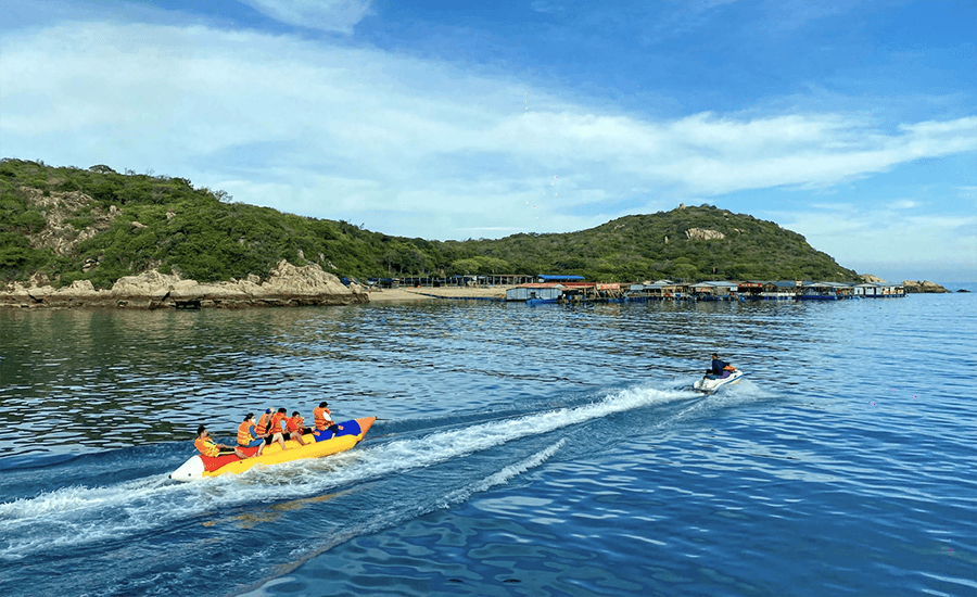 Vinh Hy Bay
