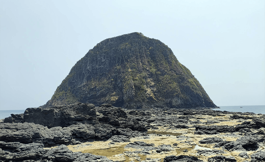 Yen Islet