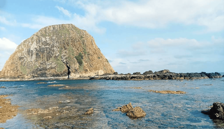 Yen Islet