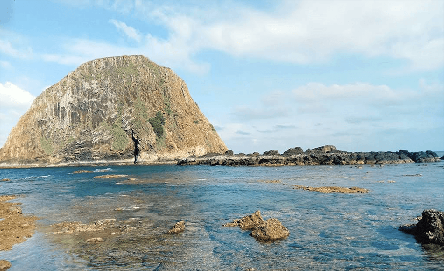 Yen Islet