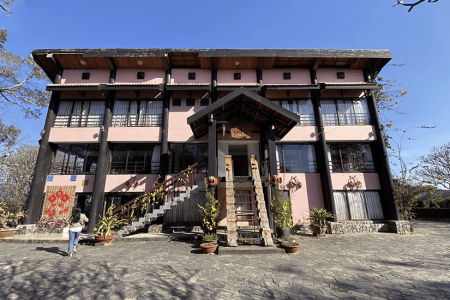 Bao Dai Villa at Lak Lake