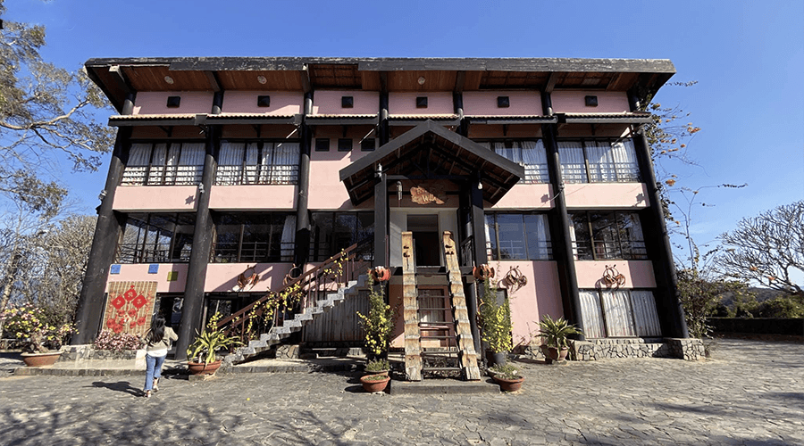 Bao Dai Villa at Lak Lake