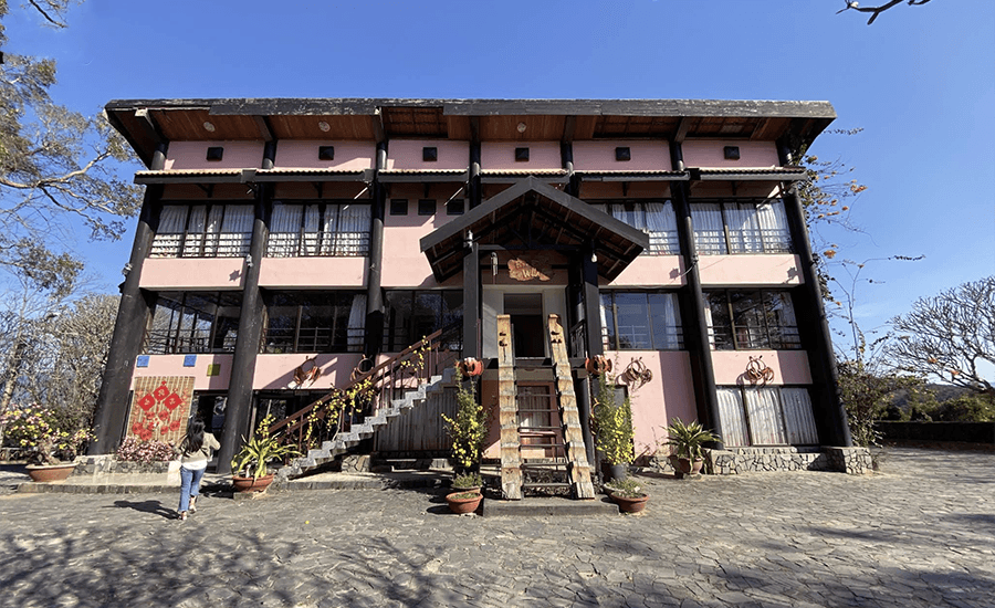 Bao Dai Villa at Lak Lake