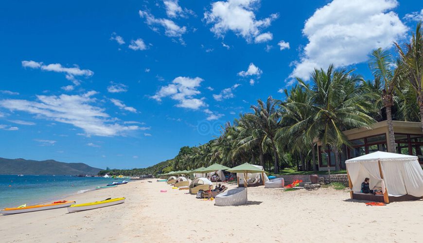 Hon Tam Island