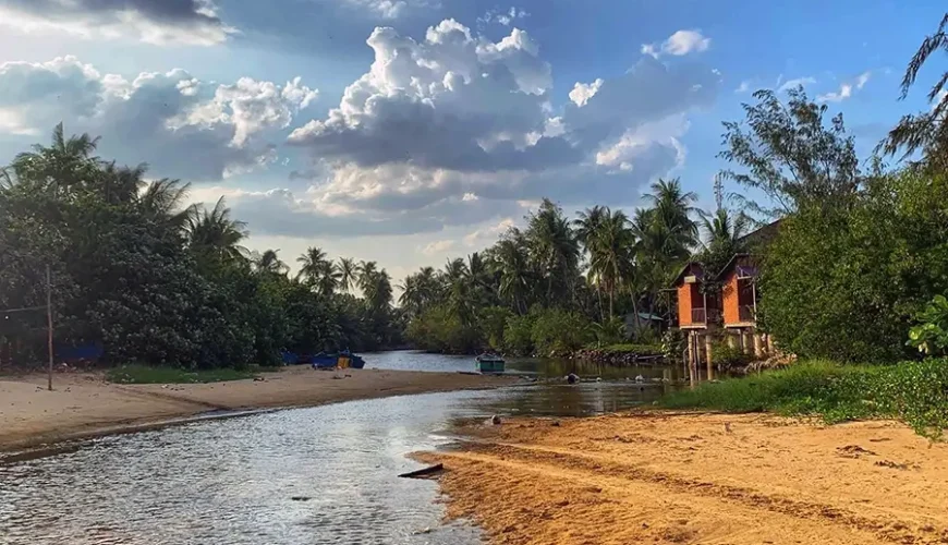 Long Thuy Beach