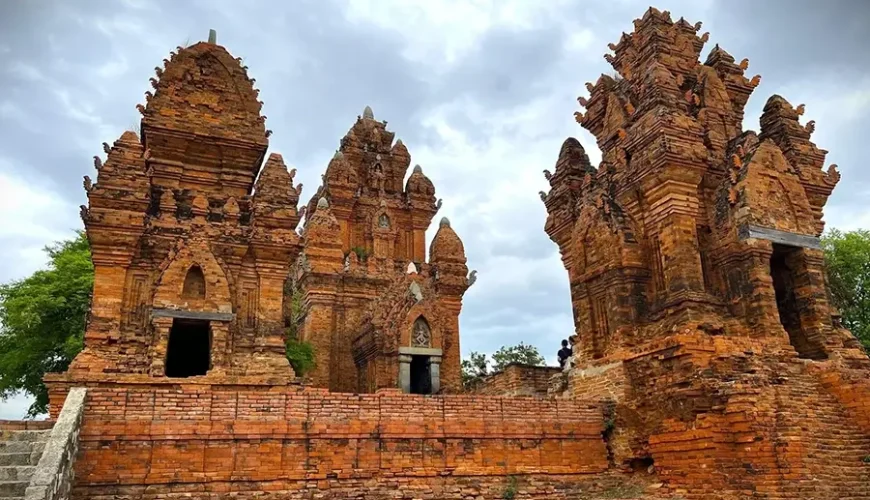 Po Klong Garai Tower