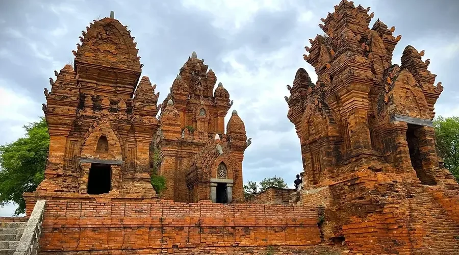 Po Klong Garai Tower