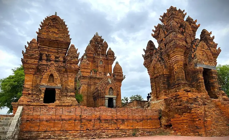 Po Klong Garai Tower