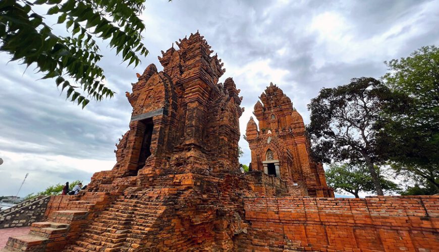 Po Klong Garai Tower