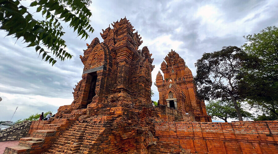 Po Klong Garai Tower