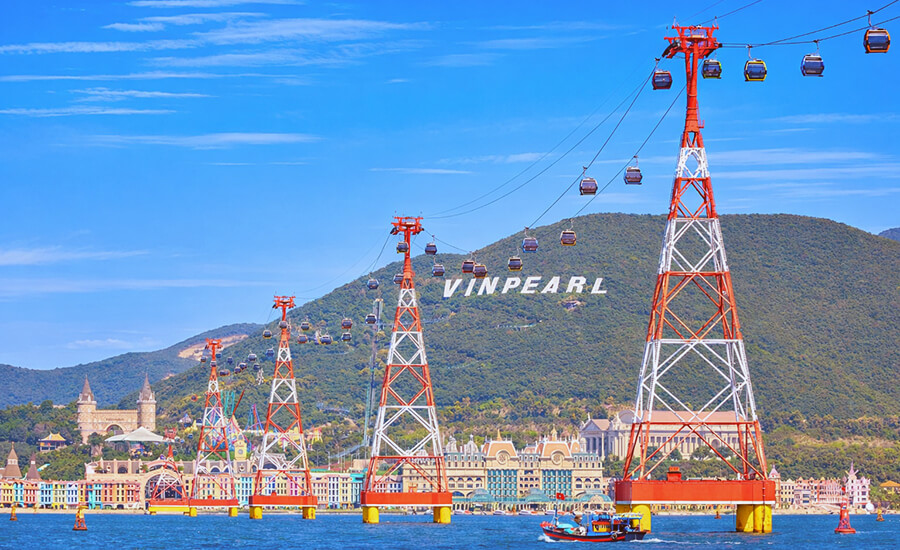 cable car to Hon Tre Island
