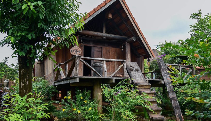 Ako Dhong Village