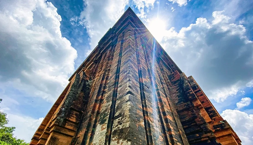 Banh It Tower