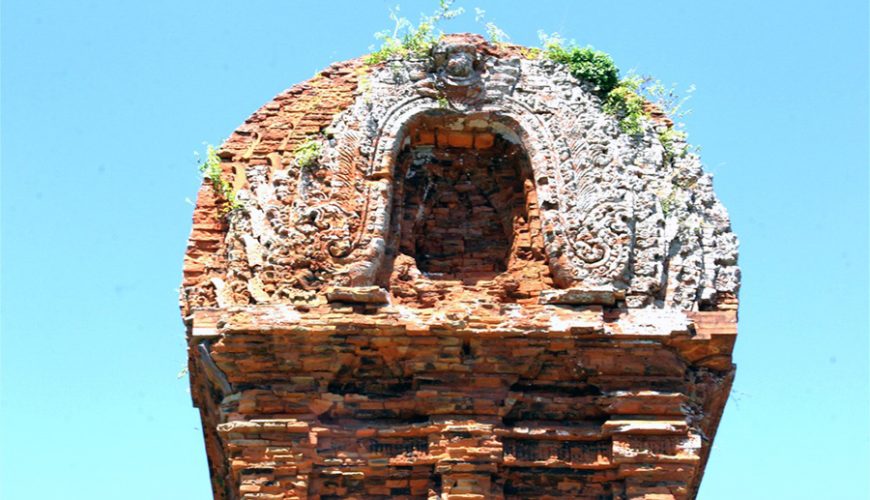 Banh It Tower