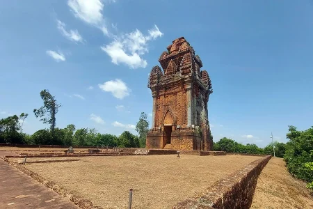 Canh Tien Tower in Gia Lai