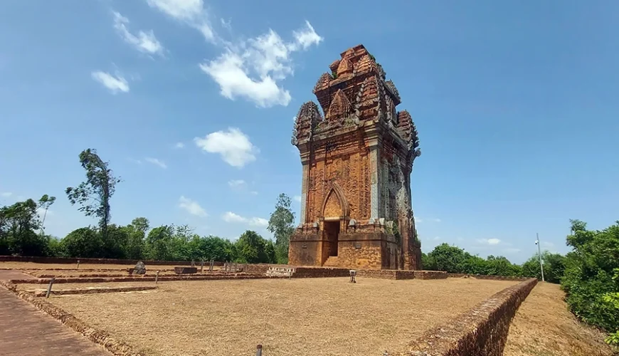 Canh Tien Tower in Gia Lai