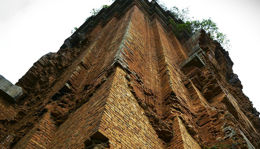 Duong Long Tower