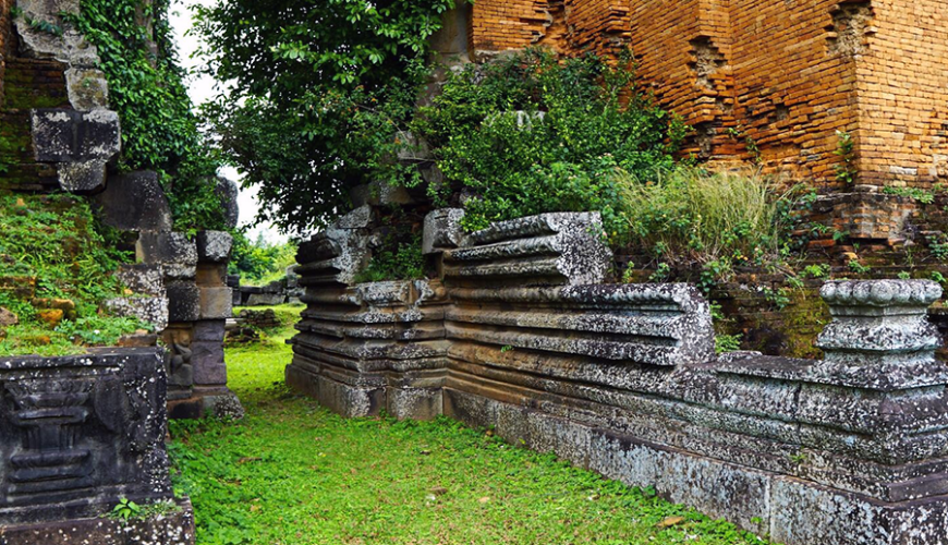 Duong Long Tower