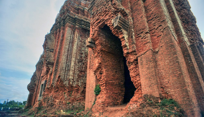 Duong Long Tower